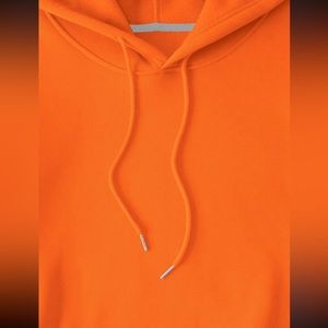 Hoodie with pockets on front with cap